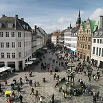 2br In Vibrant & Colourful Nyhavn København