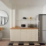 2br In Vibrant & Colourful Nyhavn *