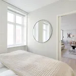 2br In Vibrant & Colourful Nyhavn Lejlighed