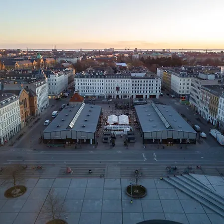 2br In Vibrant & Colourful Nyhavn Kopenhag