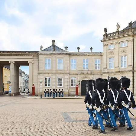 2br In Vibrant & Colourful Nyhavn * Copenhagen