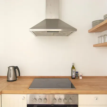 2br In Vibrant & Colourful Nyhavn *