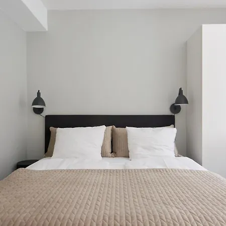 2br In Vibrant & Colourful Nyhavn Apartment *