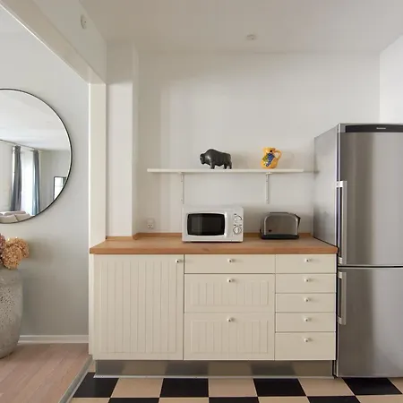 2br In Vibrant & Colourful Nyhavn *