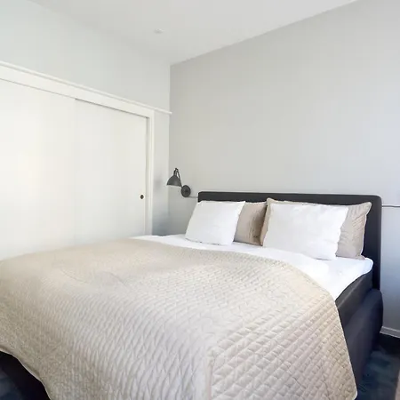 2br In Vibrant & Colourful Nyhavn