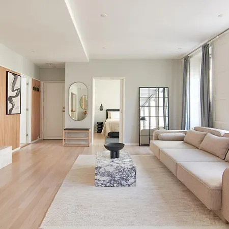 2br In Vibrant & Colourful Nyhavn Apartment Copenhagen