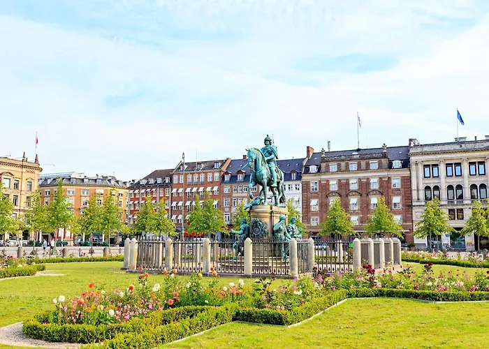 Apartment 2br In Vibrant & Colourful Nyhavn *