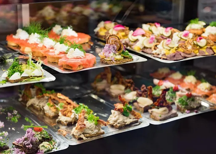 2br In Vibrant & Colourful Nyhavn