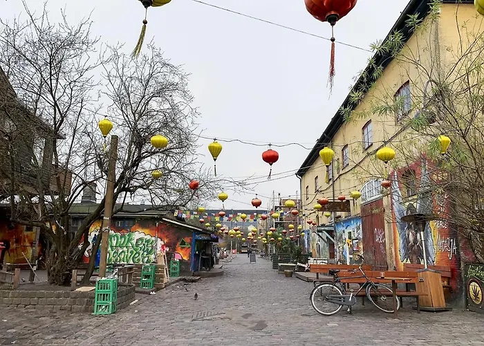 2br In Vibrant & Colourful Nyhavn Apartment Copenhagen