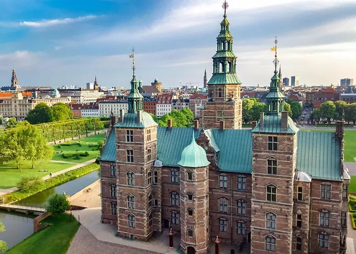 2br In Vibrant & Colourful Nyhavn *