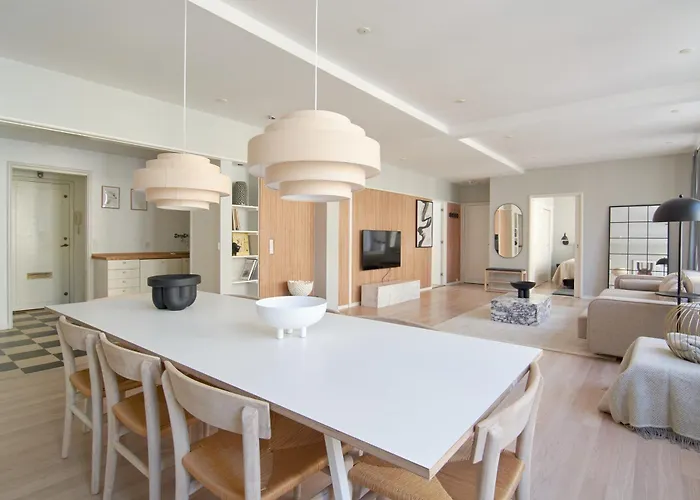 2br In Vibrant & Colourful Nyhavn