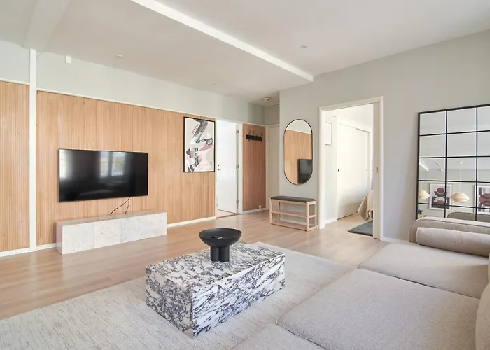 2br In Vibrant & Colourful Nyhavn Apartment Copenhagen