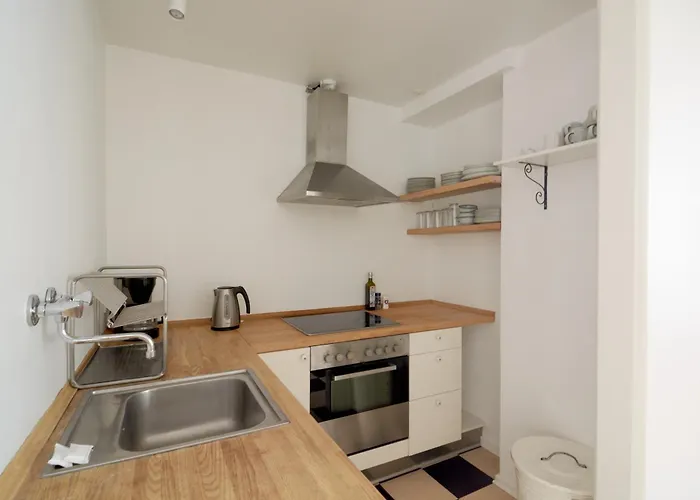 2br In Vibrant & Colourful Nyhavn