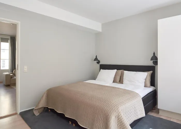 2br In Vibrant & Colourful Nyhavn Apartment *