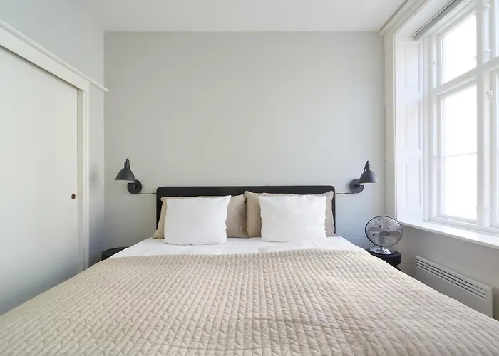 2br In Vibrant & Colourful Nyhavn Copenhagen